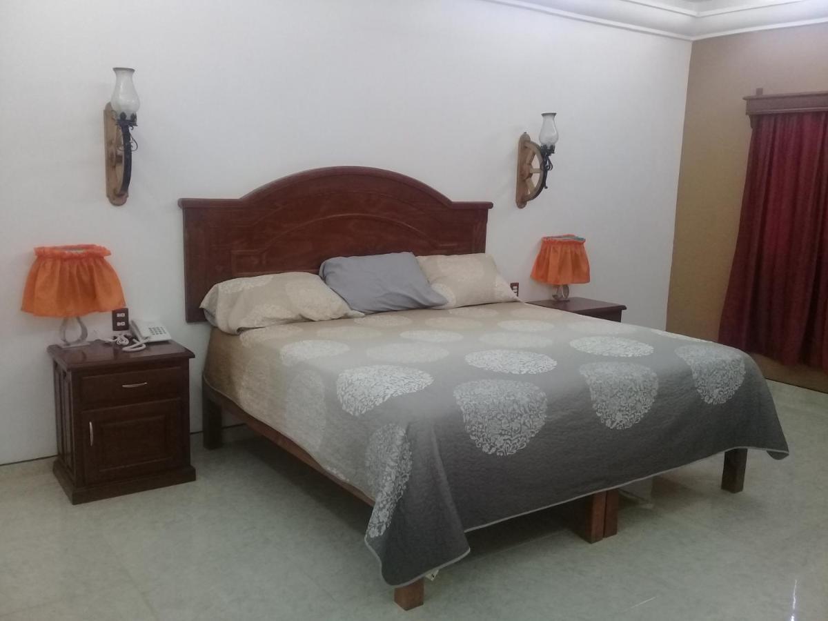 Hotel Hacienda Parroquia Ciudad Fernandez Ngoại thất bức ảnh